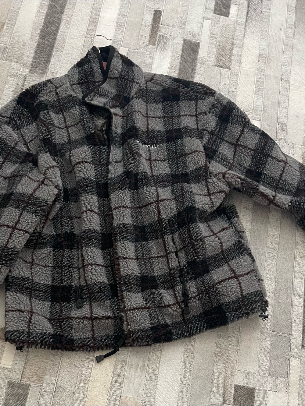 Checkered Gray Sherpa Zip-Up Jacket - Picture 4 of 8